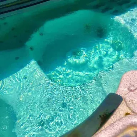 House With Jacuzzi In Apartamento