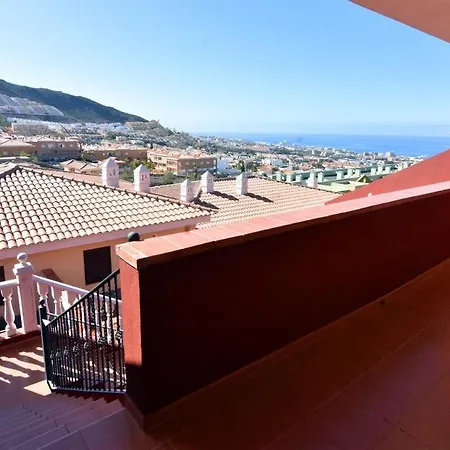 House With Jacuzzi In *