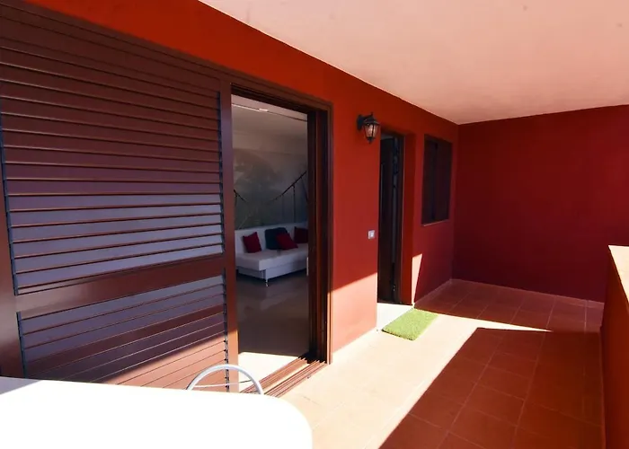 House With Jacuzzi In