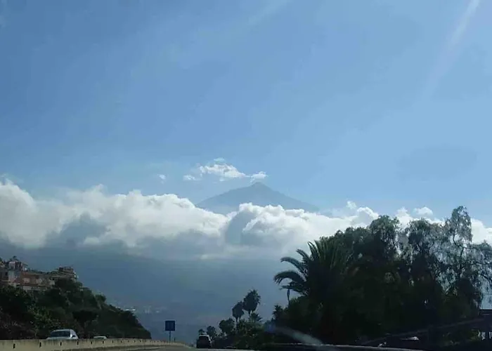 House With Jacuzzi In *