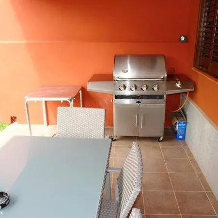 House With Jacuzzi In 公寓 阿德耶