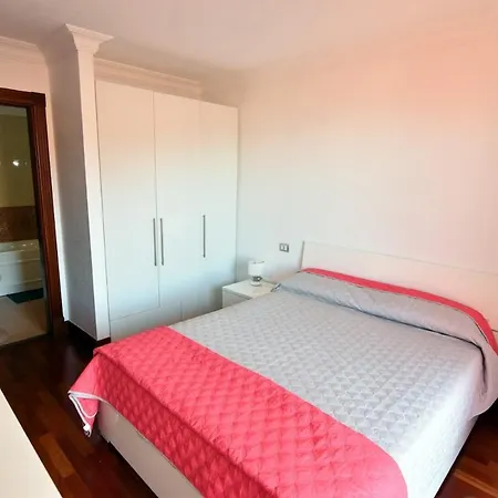 House With Jacuzzi In 아파트 아데제