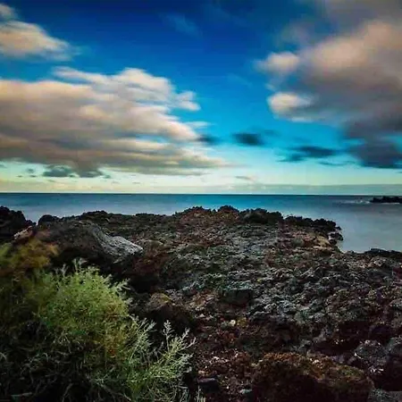 House With Jacuzzi In *