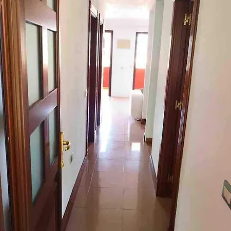 House With Jacuzzi In 아데제