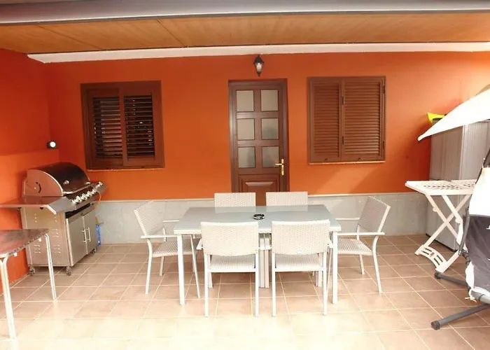 House With Jacuzzi In Διαμέρισμα *