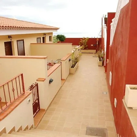 House With Jacuzzi In *